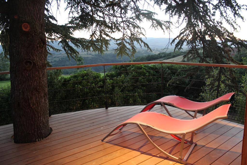 Domaine Des Grands Cedres Bed & Breakfast Cordelle Exterior photo