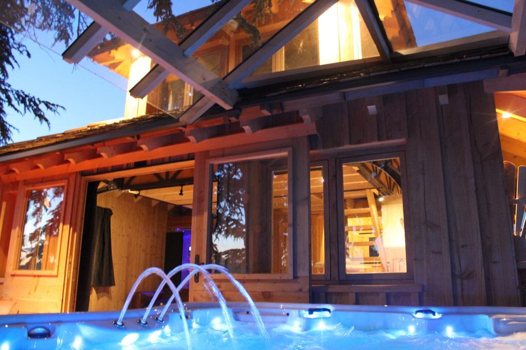 Domaine Des Grands Cedres Bed & Breakfast Cordelle Exterior photo
