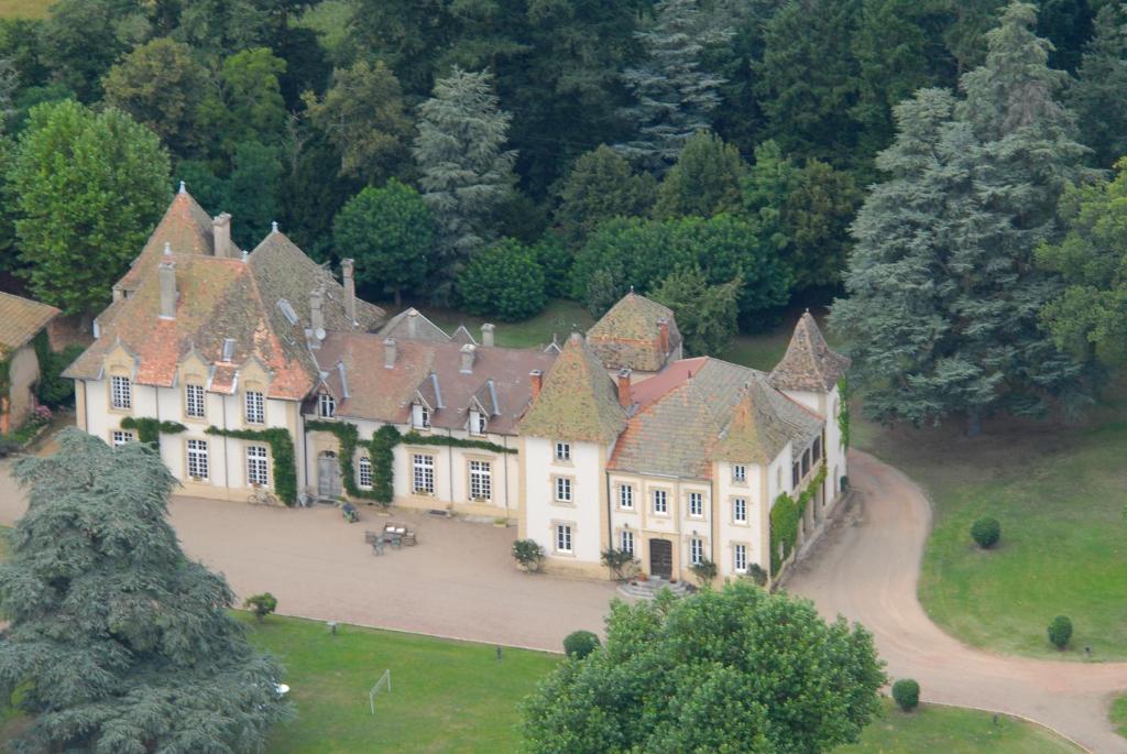Domaine Des Grands Cedres Bed & Breakfast Cordelle Exterior photo