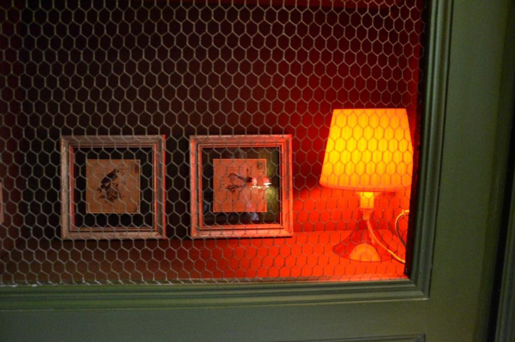 Domaine Des Grands Cedres Bed & Breakfast Cordelle Room photo