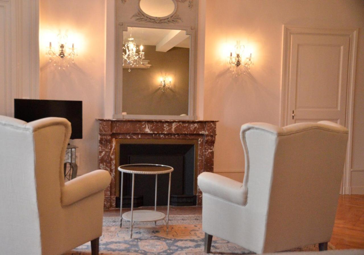 Domaine Des Grands Cedres Bed & Breakfast Cordelle Room photo